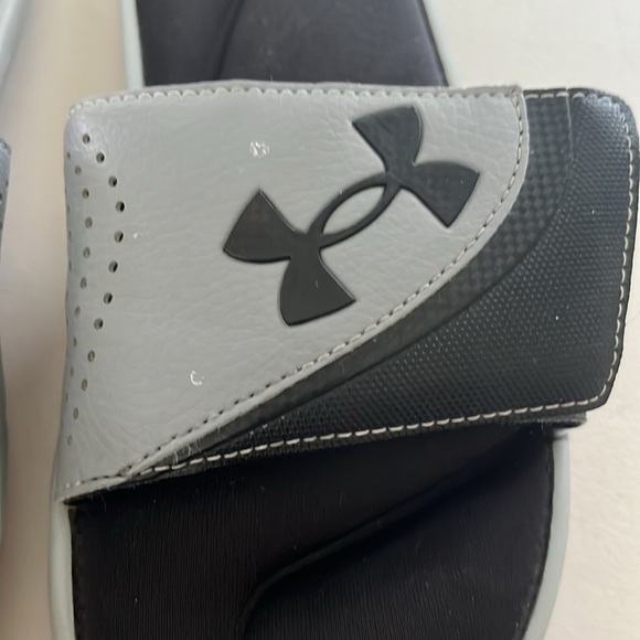Under Armour - Men’s ignite slides / sandals.  Size 8.  Gray and black - Picture 3 of 9